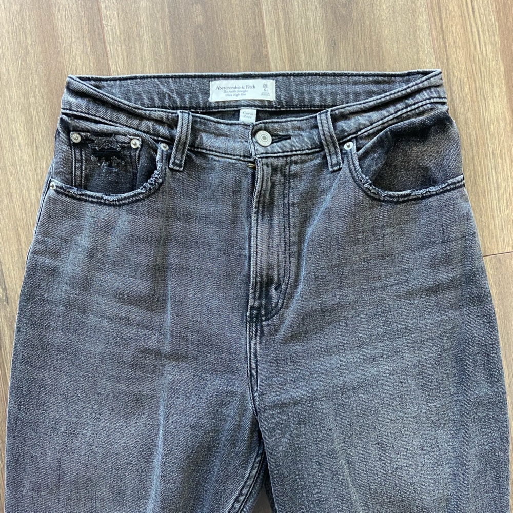 Abercrombie and fitch mom jeans size 6